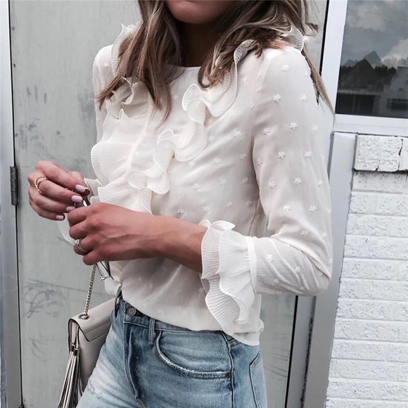 NWT trendy White Ruffle Detail Blouse - Picture 2 of 4